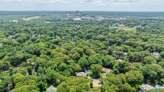 8 Quaker Hill Road, Stony Brook, NY 11790