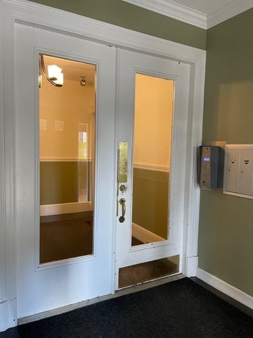 369 Tappan 20, Brookline, MA 02445