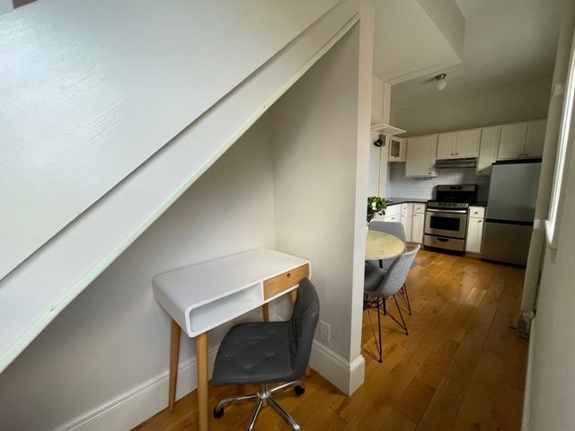 369 Tappan 20, Brookline, MA 02445