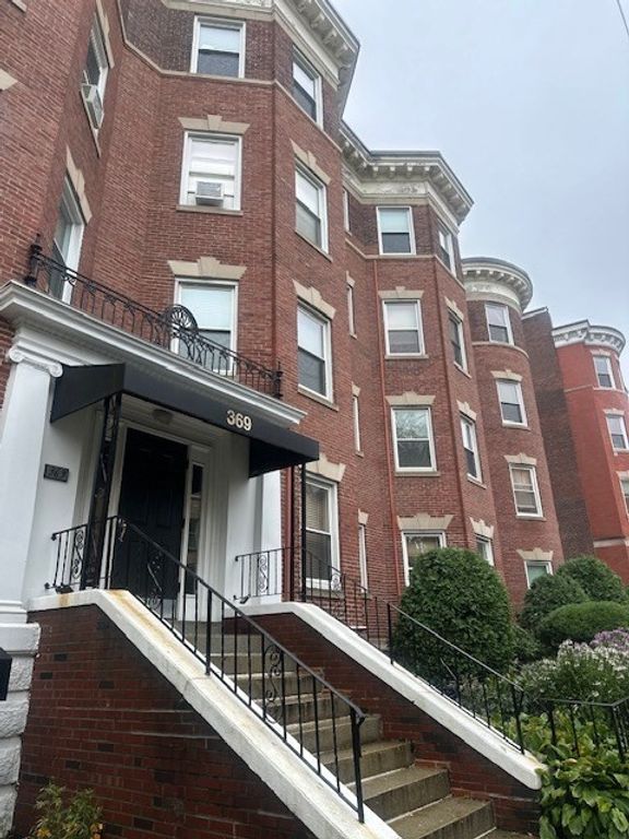 369 Tappan 20, Brookline, MA 02445