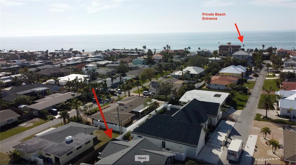 Image 2 of property listing at 15 GULF MANOR DRIVE, Venice, FL 34285