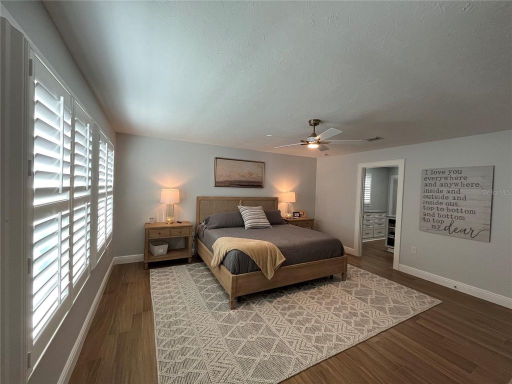 Image 11 of property listing at 15 GULF MANOR DRIVE, Venice, FL 34285