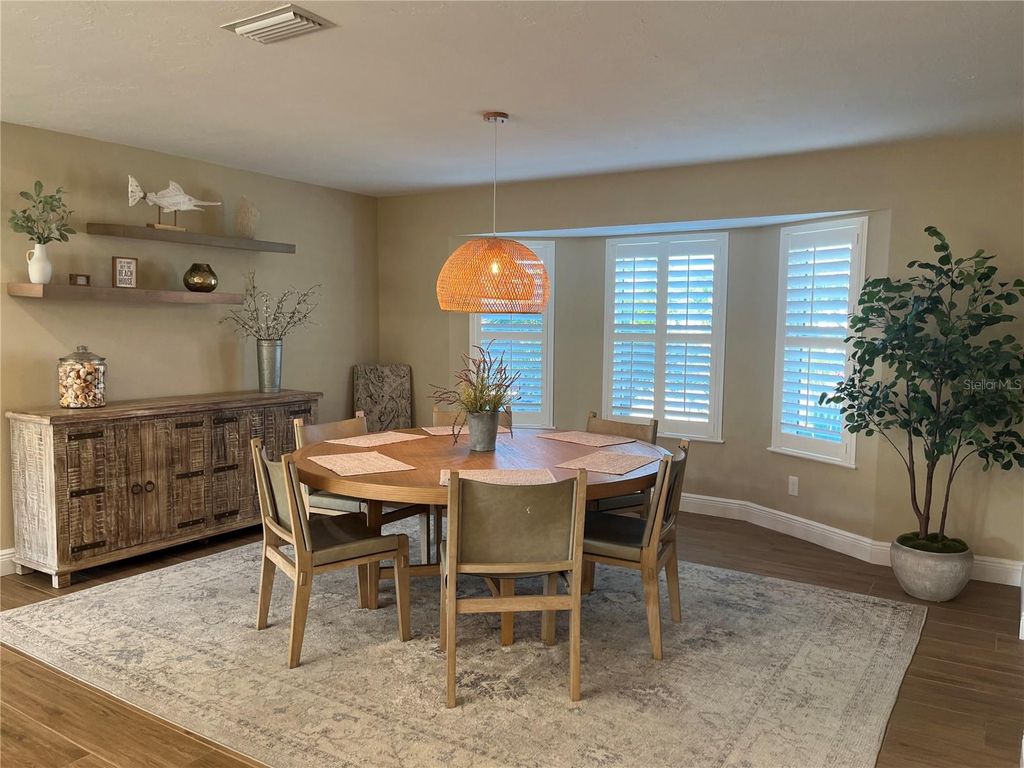 Image 26 of property listing at 15 GULF MANOR DRIVE, Venice, FL 34285