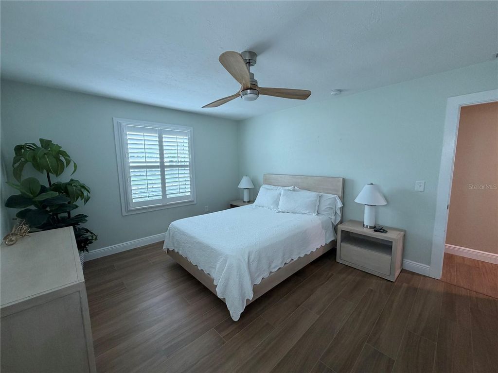 Image 37 of property listing at 15 GULF MANOR DRIVE, Venice, FL 34285