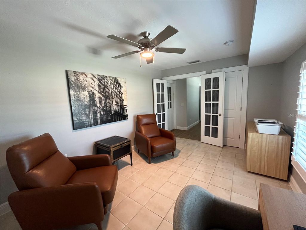 Image 41 of property listing at 15 GULF MANOR DRIVE, Venice, FL 34285