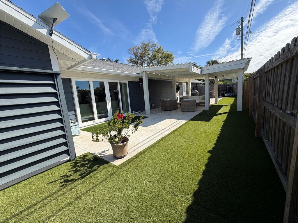 Image 44 of property listing at 15 GULF MANOR DRIVE, Venice, FL 34285