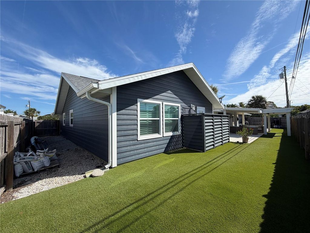 Image 47 of property listing at 15 GULF MANOR DRIVE, Venice, FL 34285