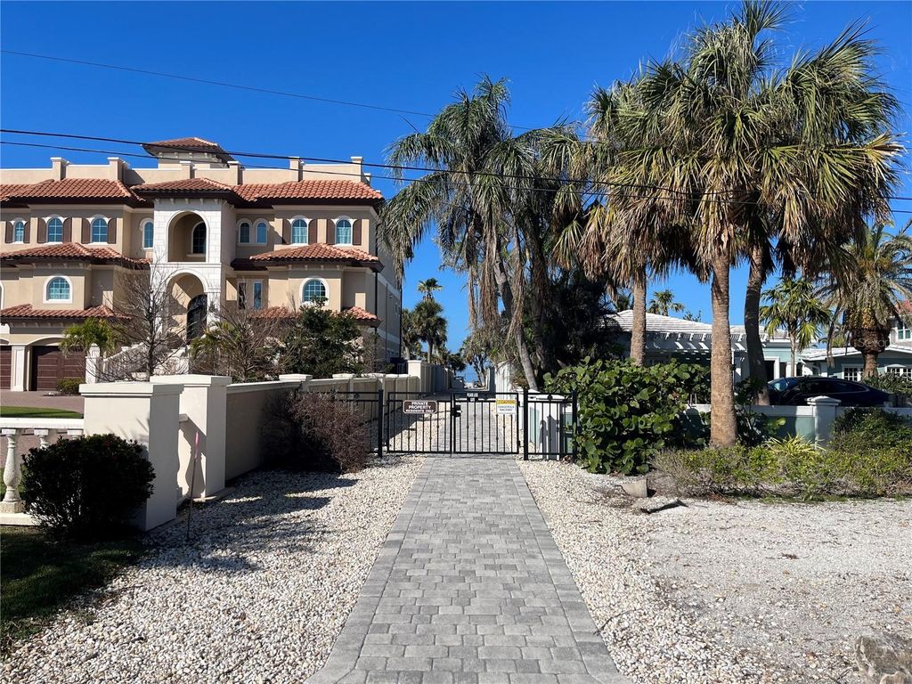 Image 50 of property listing at 15 GULF MANOR DRIVE, Venice, FL 34285