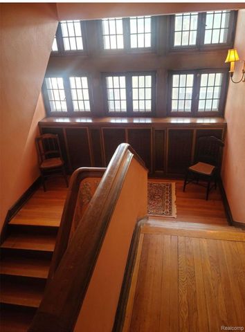 2475 Iroquois Street, Detroit, MI 48214