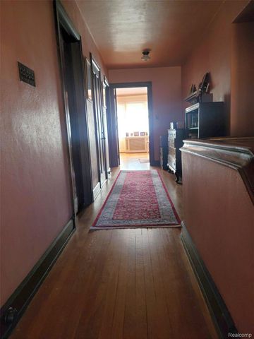 2475 Iroquois Street, Detroit, MI 48214