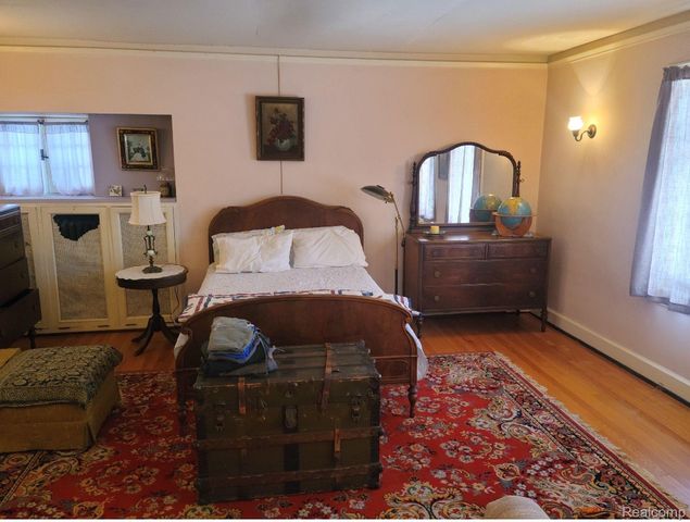 2475 Iroquois Street, Detroit, MI 48214