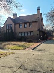 2475 Iroquois Street, Detroit, MI 48214