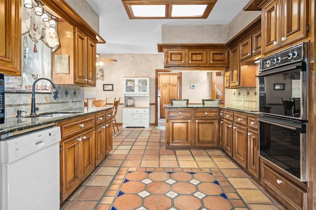 215 Enchanted Estates Drive, Crockett, TX 75835
