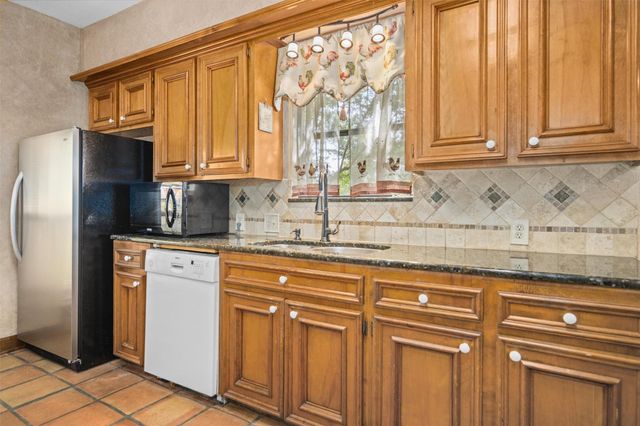 215 Enchanted Estates Drive, Crockett, TX 75835