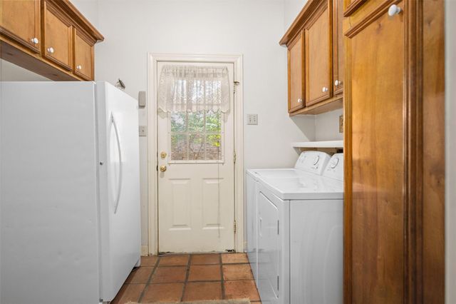 215 Enchanted Estates Drive, Crockett, TX 75835