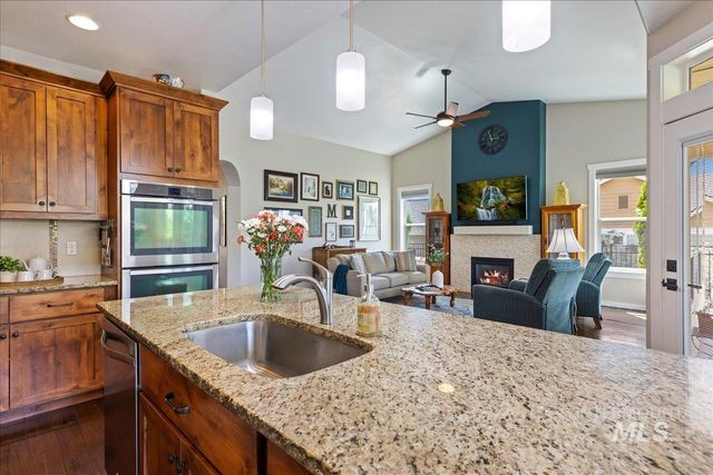 18597 N Goldenridge Place, Boise, ID 83714