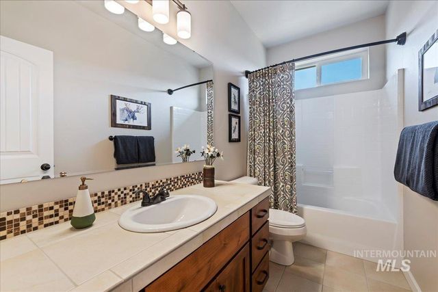 18597 N Goldenridge Place, Boise, ID 83714