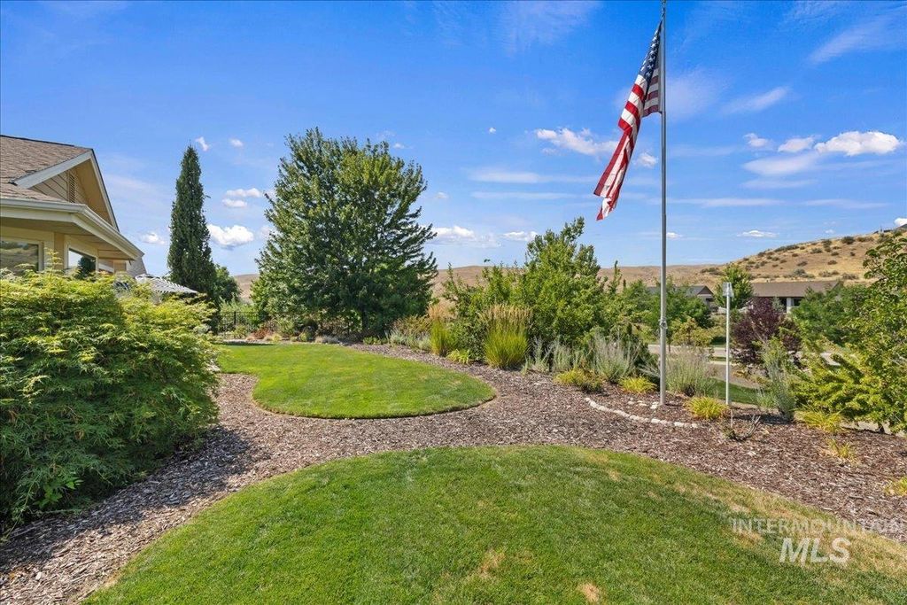 18597 N Goldenridge Place, Boise, ID 83714 photo 2