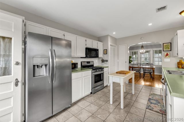 2711 E 14th Street, Tulsa, OK 74104