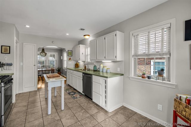 2711 E 14th Street, Tulsa, OK 74104