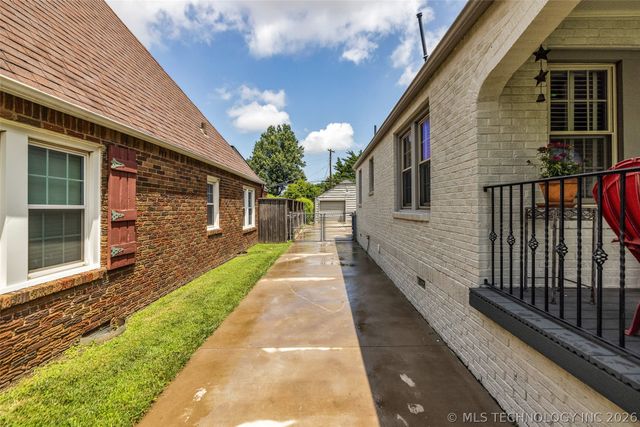 2711 E 14th Street, Tulsa, OK 74104