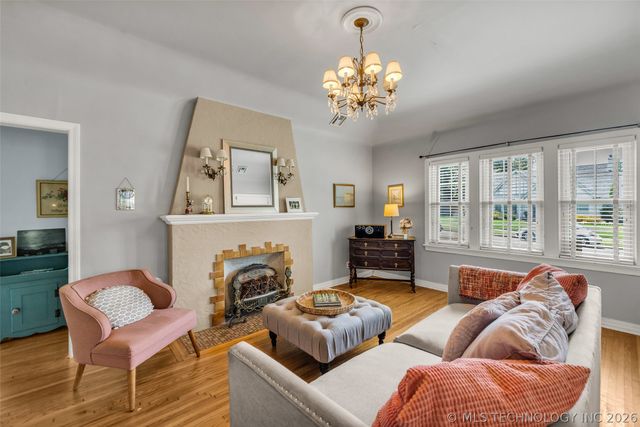 2711 E 14th Street, Tulsa, OK 74104