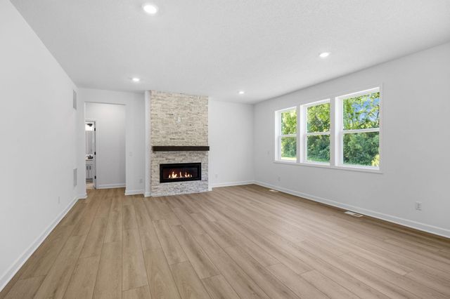 2493 Rock Elm Road, Shakopee, MN 55379