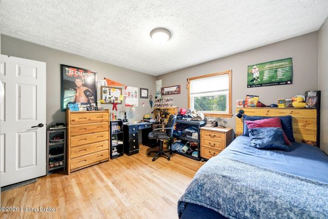 11350 Bearcamp Rd, Louisville, KY 40272