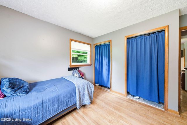11350 Bearcamp Rd, Louisville, KY 40272