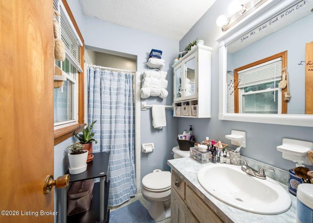 11350 Bearcamp Rd, Louisville, KY 40272