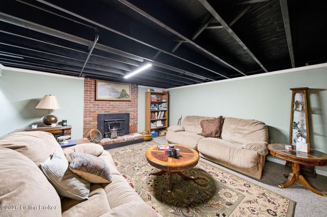 11350 Bearcamp Rd, Louisville, KY 40272