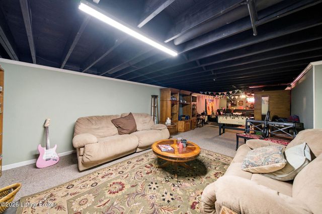 11350 Bearcamp Rd, Louisville, KY 40272