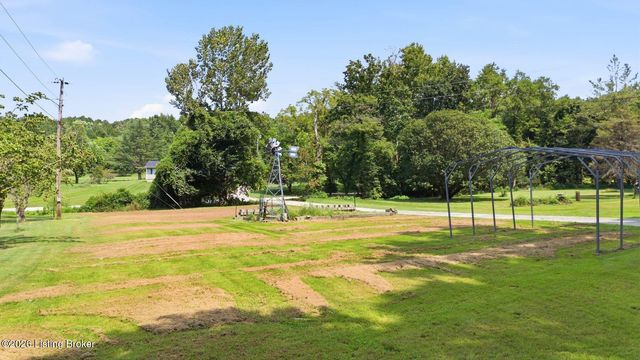 11350 Bearcamp Rd, Louisville, KY 40272
