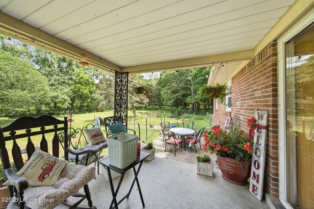 11350 Bearcamp Rd, Louisville, KY 40272
