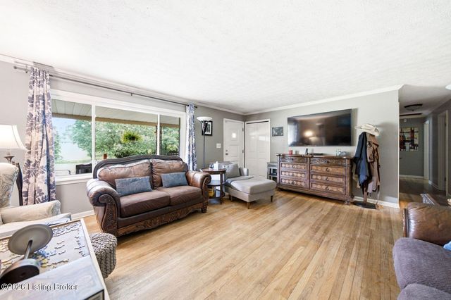 11350 Bearcamp Rd, Louisville, KY 40272