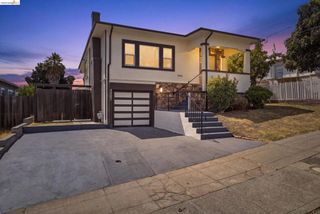 4207 Carrington St, Oakland, CA 94601