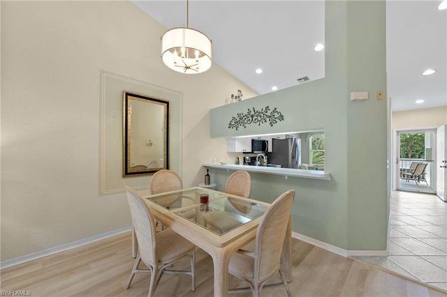 1240 Sarah Jean CIR M205, Naples, FL 34110