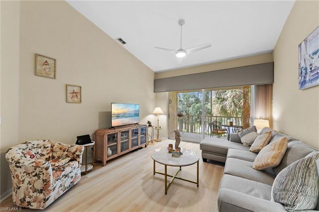 1240 Sarah Jean CIR M205, Naples, FL 34110