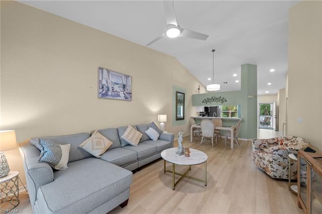 1240 Sarah Jean CIR M205, Naples, FL 34110