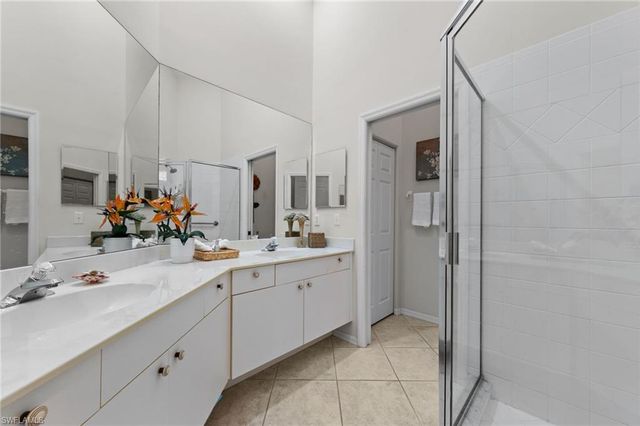 1240 Sarah Jean CIR M205, Naples, FL 34110