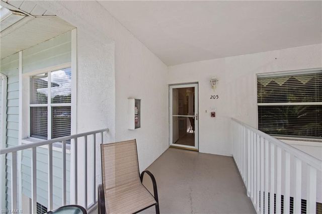 1240 Sarah Jean CIR M205, Naples, FL 34110
