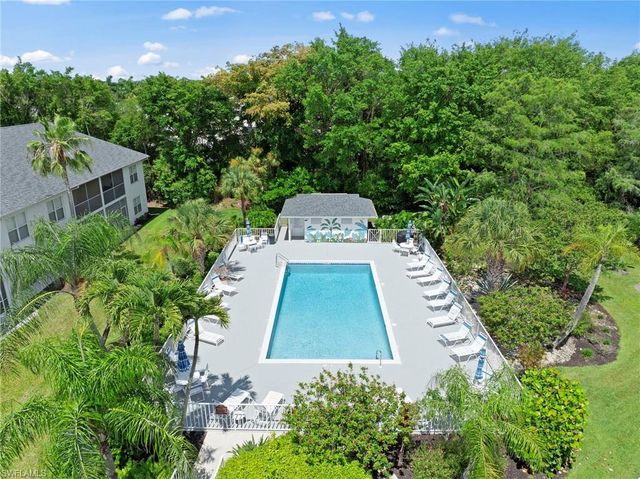 1240 Sarah Jean CIR M205, Naples, FL 34110