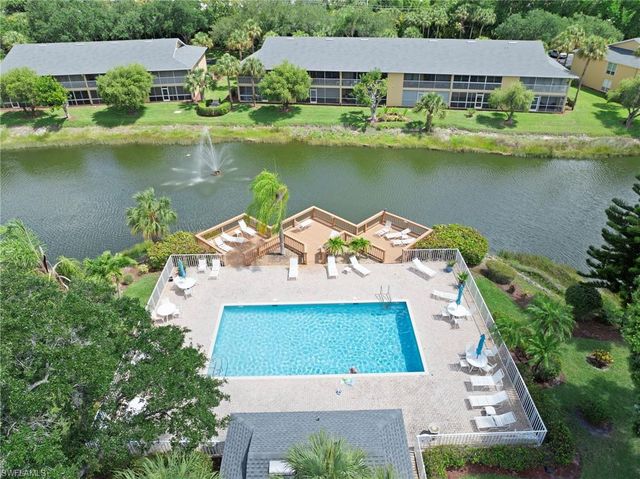 1240 Sarah Jean CIR M205, Naples, FL 34110