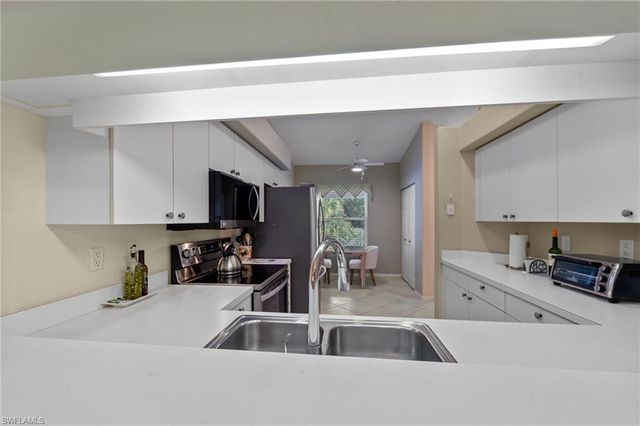 1240 Sarah Jean CIR M205, Naples, FL 34110