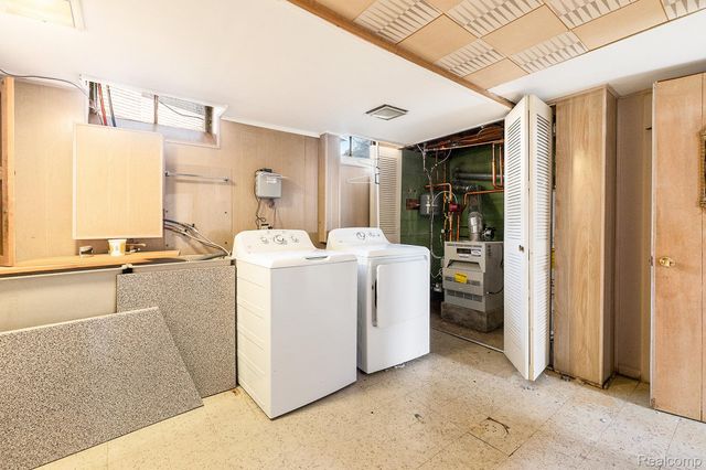 29242 Lorraine Court, Warren, MI 48093