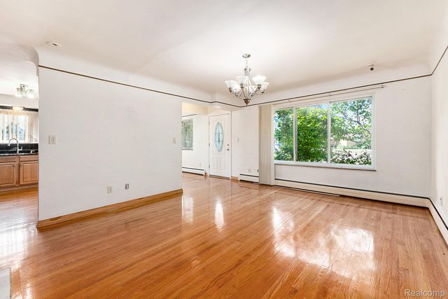 29242 Lorraine Court, Warren, MI 48093