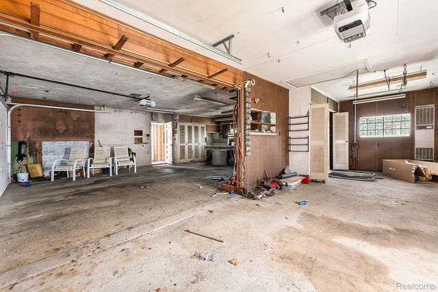 29242 Lorraine Court, Warren, MI 48093