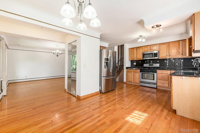 29242 Lorraine Court, Warren, MI 48093