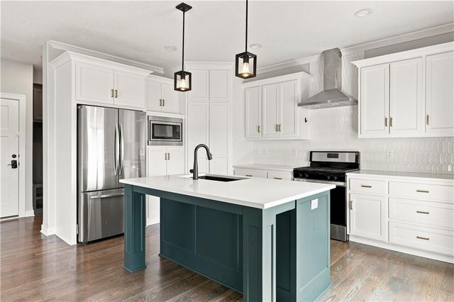 2333 SW Old Port Road, Lee's Summit, MO 64082