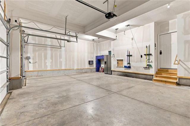 2333 SW Old Port Road, Lee's Summit, MO 64082